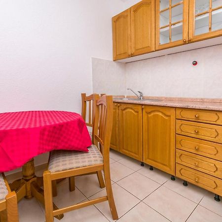 Apartments Ivat 로고즈니차 외부 사진