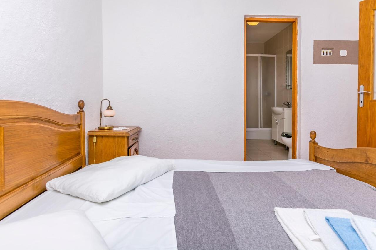 Apartments Ivat 로고즈니차 외부 사진